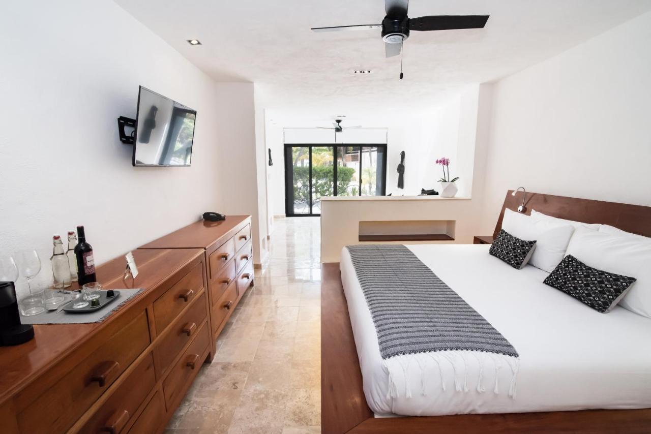 Casa Del Jaguar Beach Hotel Isla Mujeres Extérieur photo