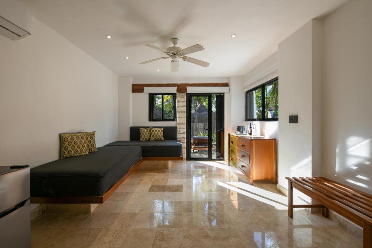 Casa Del Jaguar Beach Hotel Isla Mujeres Extérieur photo